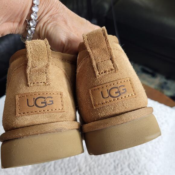 UGG Women's Classic Ultra Mini Chestnut size womens bootie size 8 - Picture 2 of 6